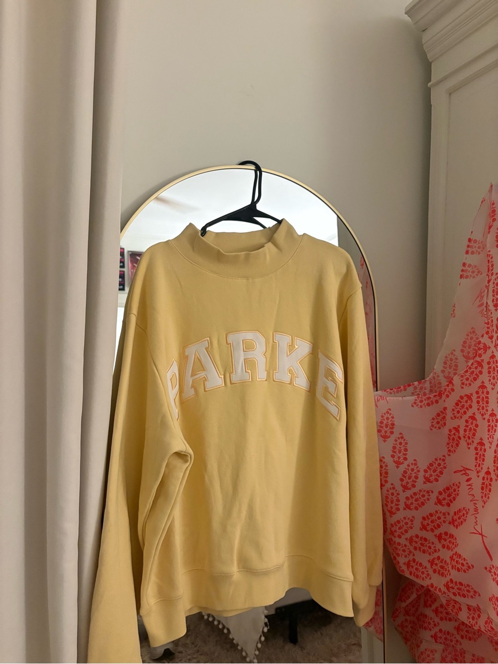 ❗️BRAND NEW NEVER WORN❗️Parke Birthday Drop Banana Peel Mockneck